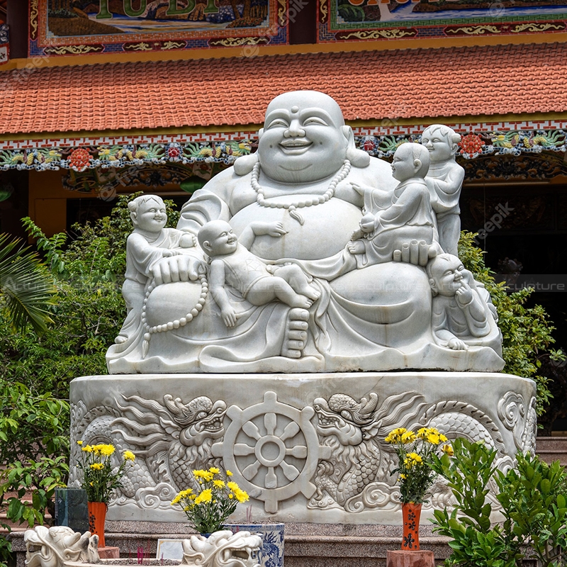 statue de bouddha rieur blanc