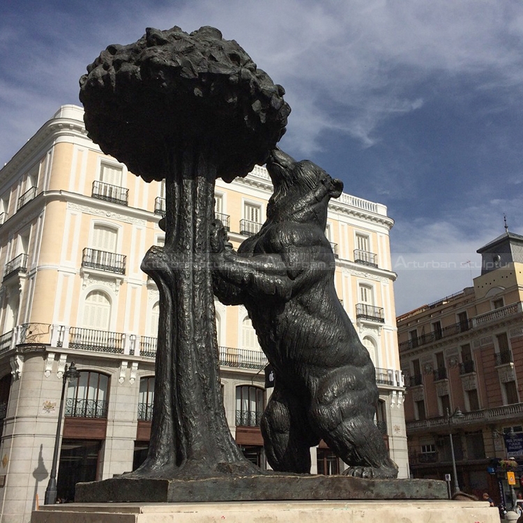 statue di orso per esterni