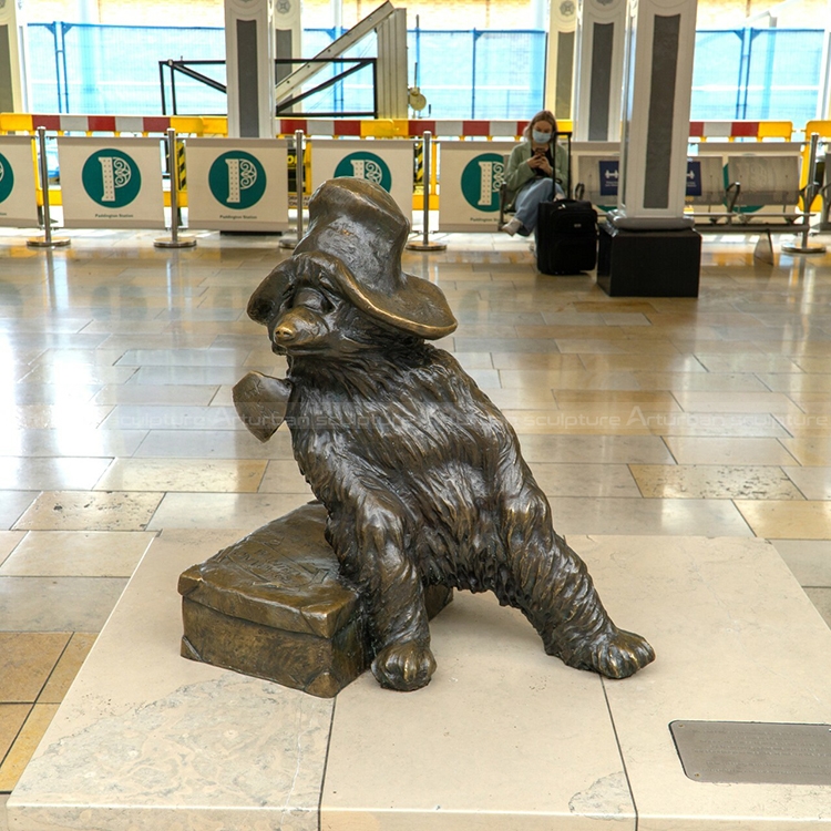 Bronze-Paddington-Bär-Statue