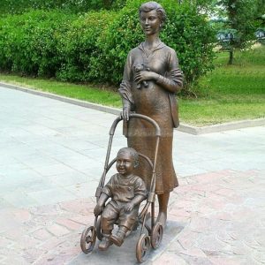 mother and child sculpture