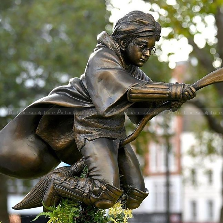 statue en bronze de harry potter