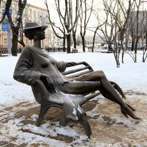 estatuas femeninas a la venta