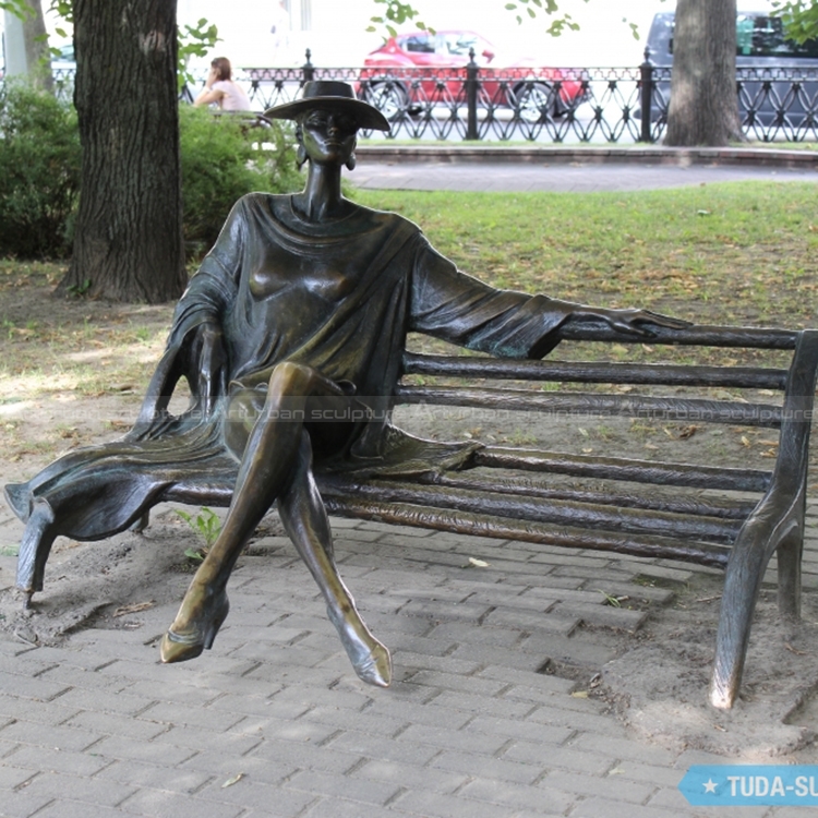 estatuas femeninas a la venta