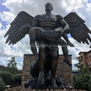 Mannengel-Statue