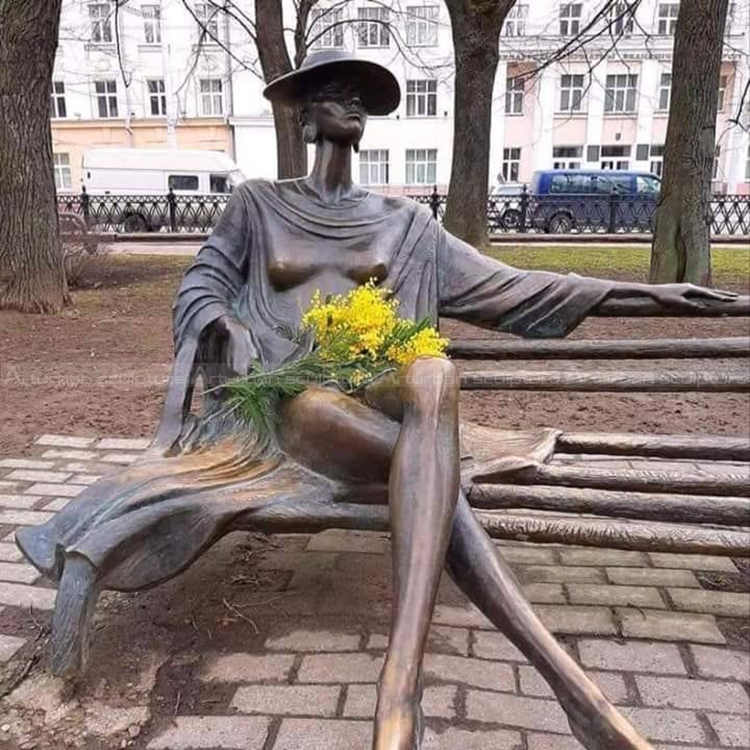 estatuas femeninas a la venta