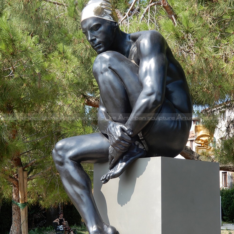 La escultura del nadador