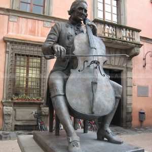 sculpture de violoncelliste