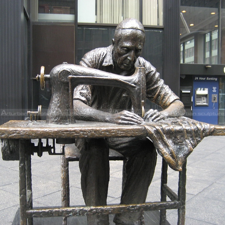 la estatua de trabajador textil