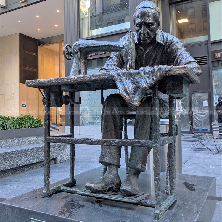 la estatua de trabajador textil
