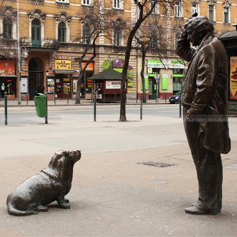 Estatua de Columbo y el perro