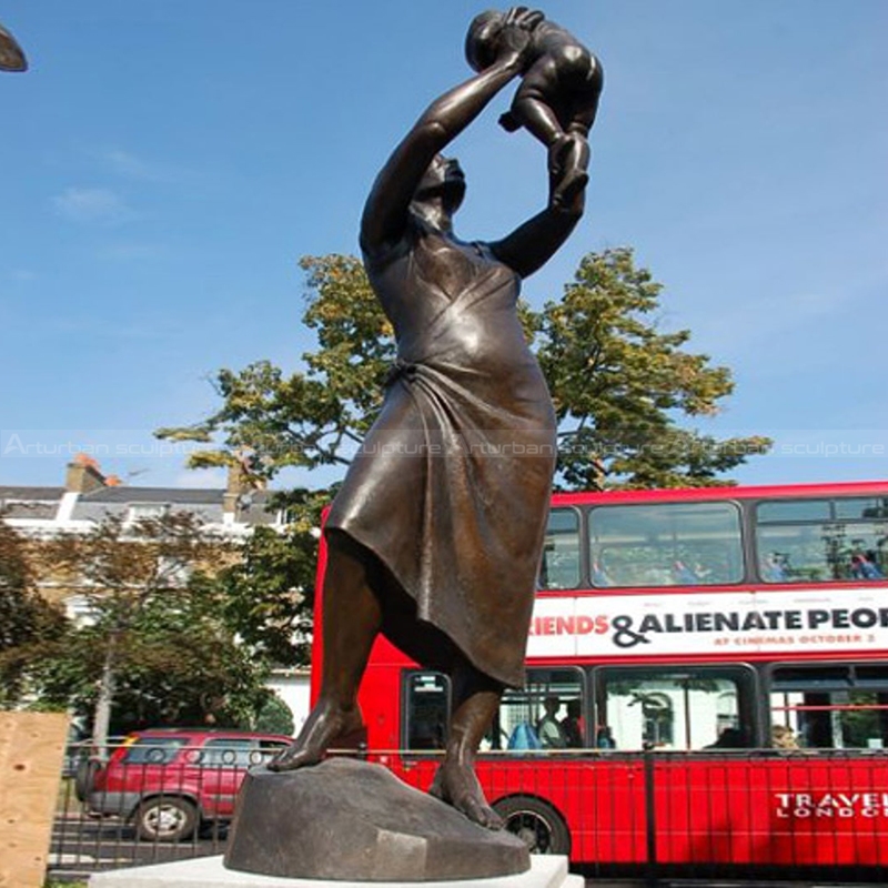 mother and baby sculpture