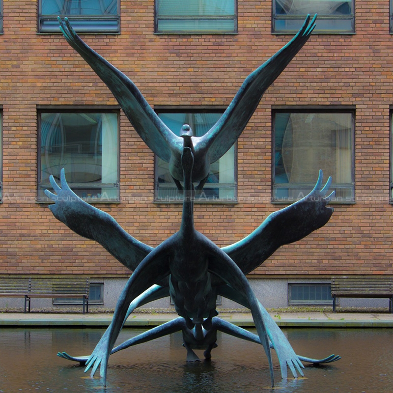 statua del lago dei cigni