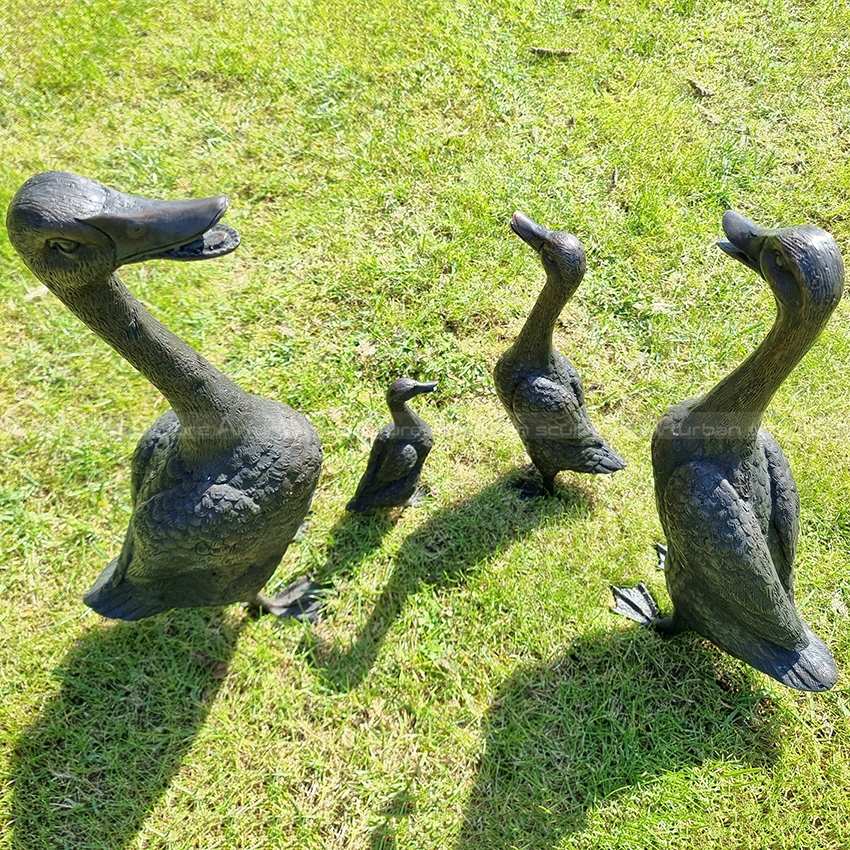 Statues de famille de canards pour jardin