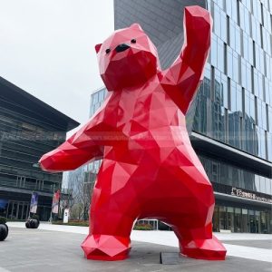 statua geometrica di orso