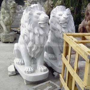 Marmor-Löwenstatue