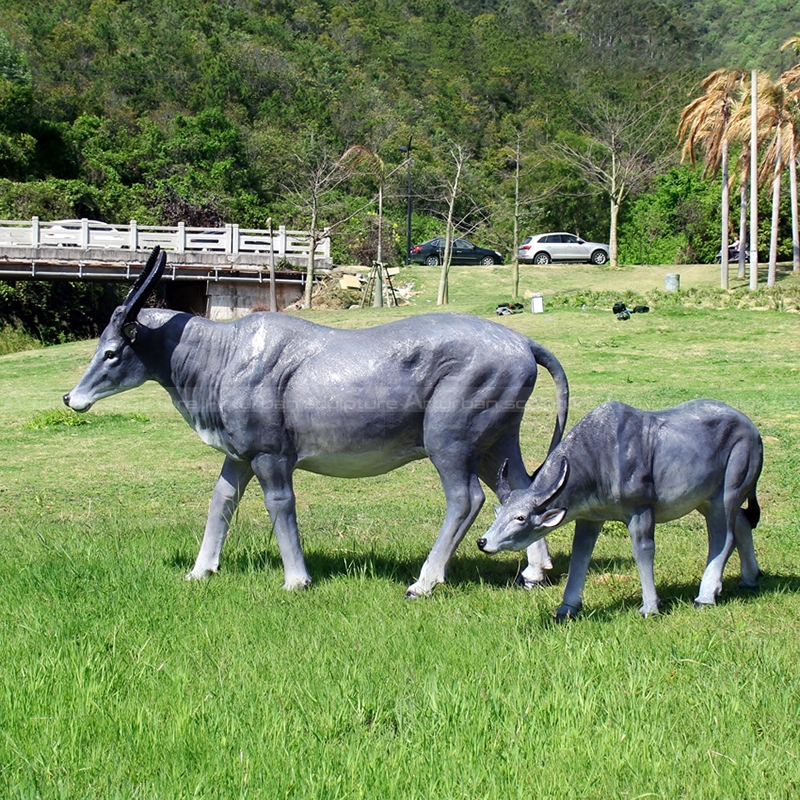 estátua de búfalo para jardim