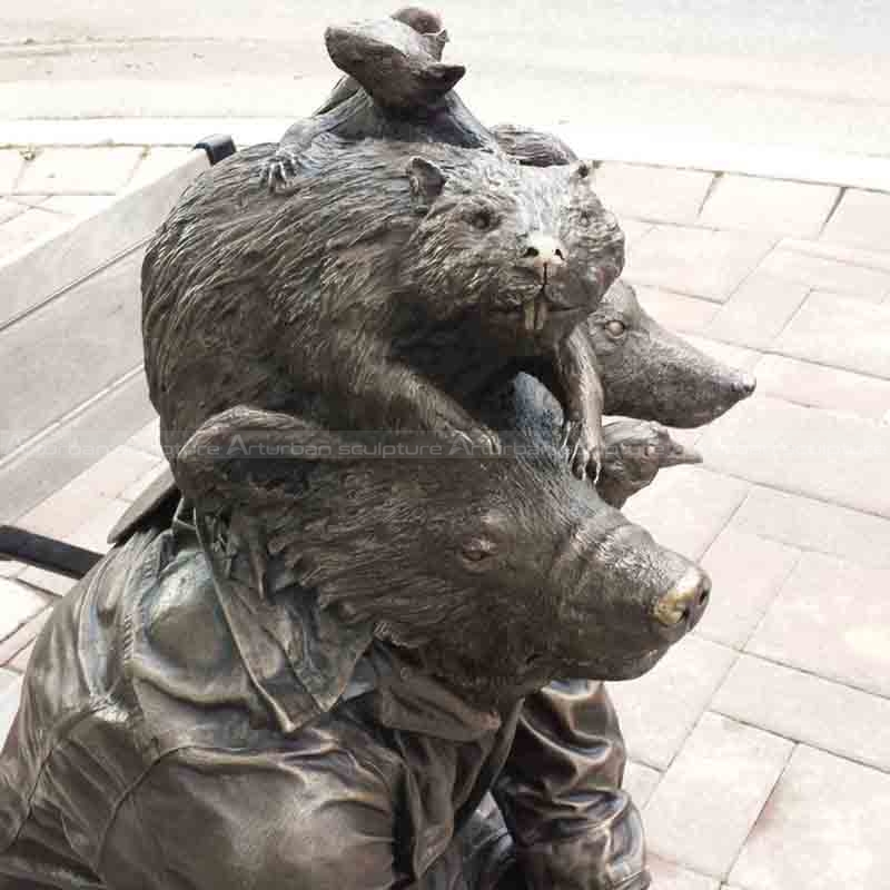 Wildlife-Statuen