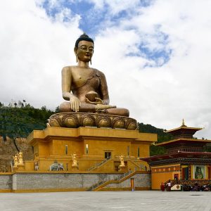 statua di Buddha all'aperto grande