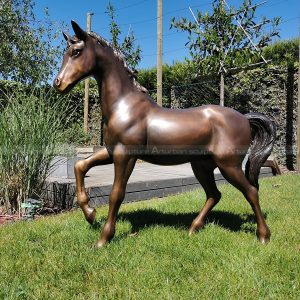 statuettes de chevaux en vente