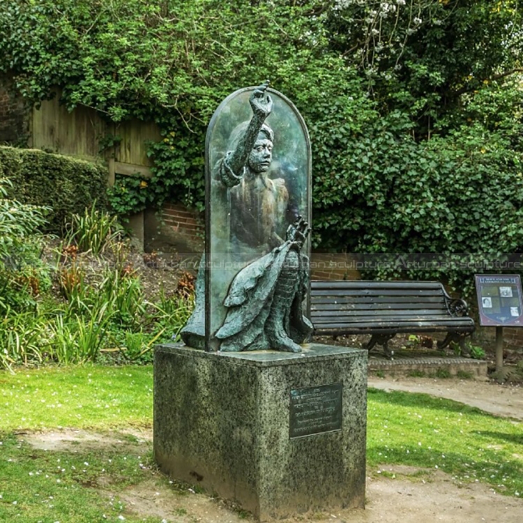 Statue d'Alice au pays des merveilles