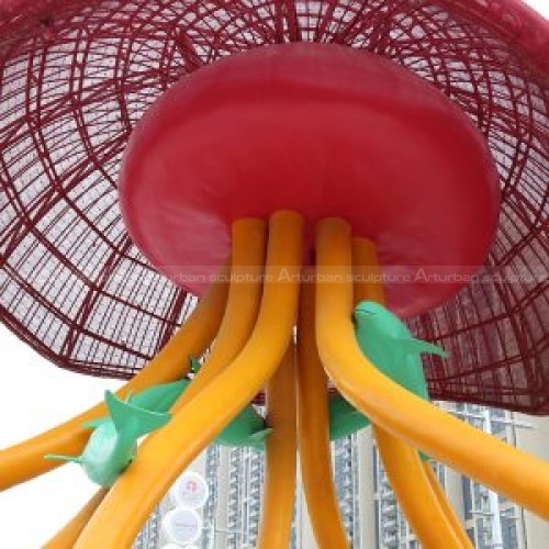 تمثال قنديل البحر المعدني