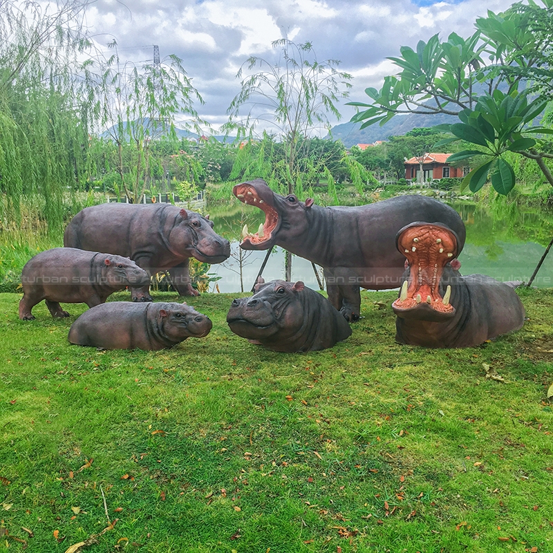 Scultura da giardino di ippopotamo nuotante