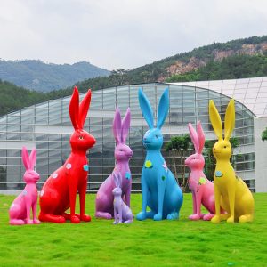 escultura de coelho para jardim