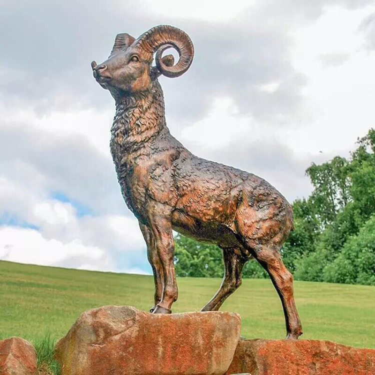 Dickhornschaf-Statue