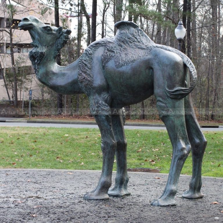 Kamel-Gartenstatue