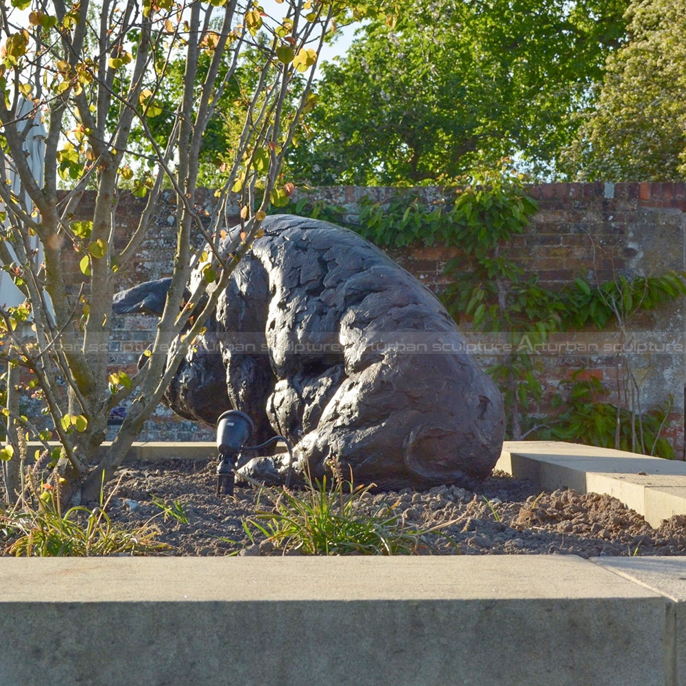 Escultura de cerdo sentado a la venta