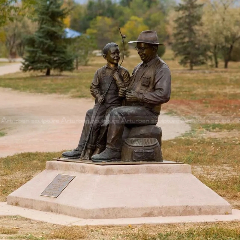 Estátua do Avô e Menino