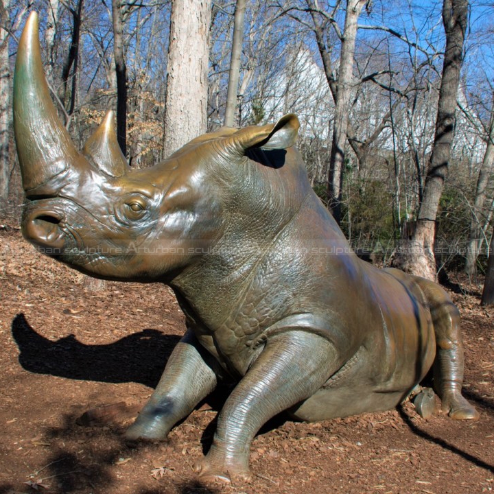 Weißes Nashorn-Skulptur