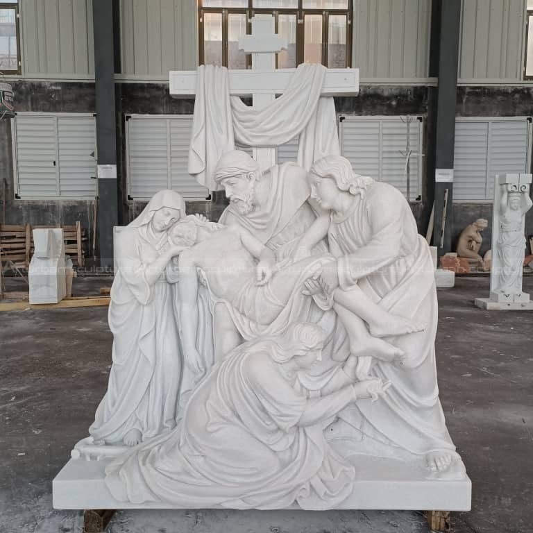 dead savior statue
