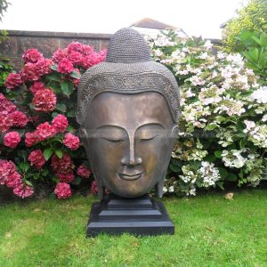 Sculpture de tête de Bouddha
