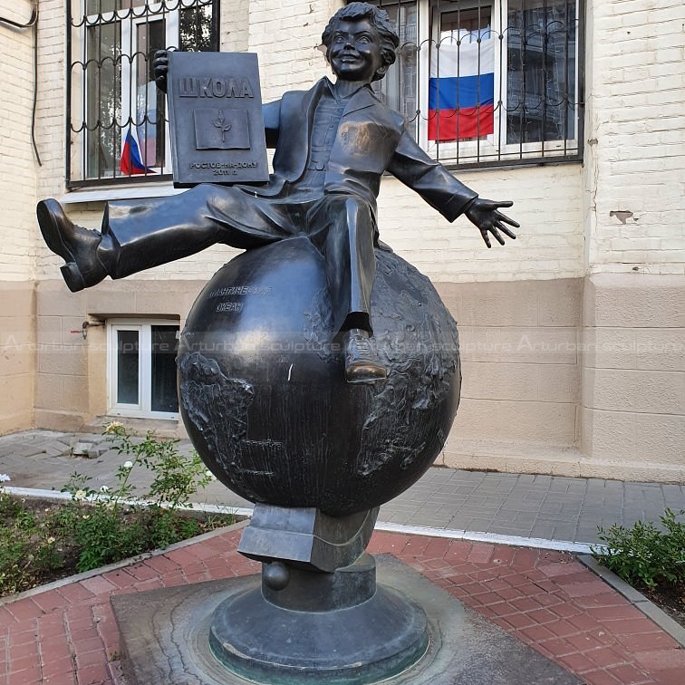 escultura de estudiante