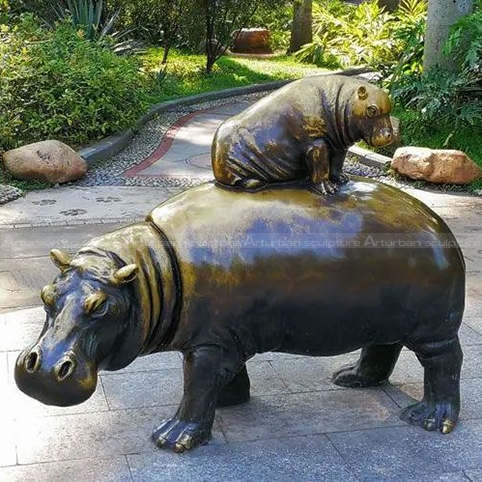 estátua de hipopótamo para jardim