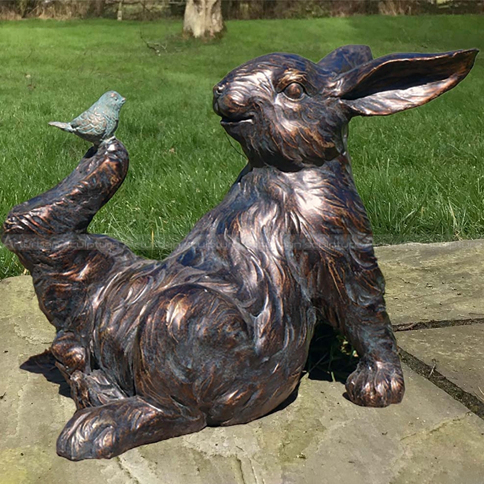 grandes statues de lapin pour extérieur