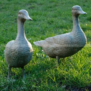 Statue de canard en bronze