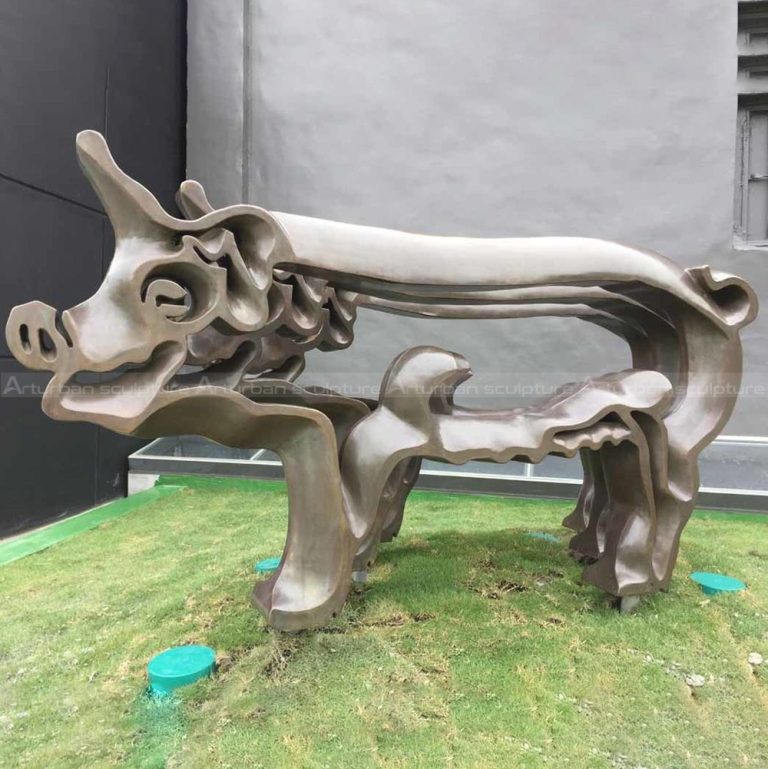 piglet sculpture