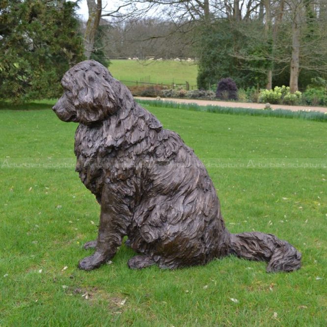 Statua da giardino di cane di Terranova