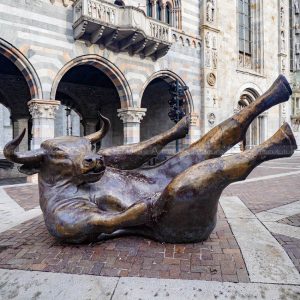 Bronzestierstatue zum Verkauf