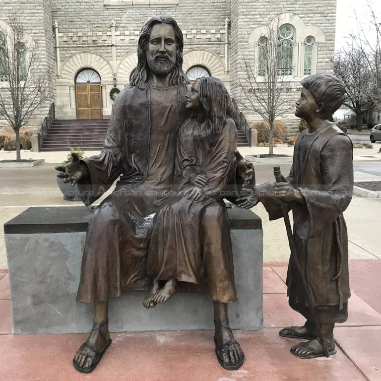 Jesus-Statue mit Lamm
