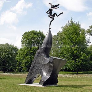 escultura de liebre de Nijinski
