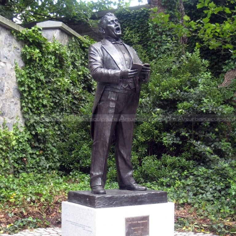estátua de john mccormack