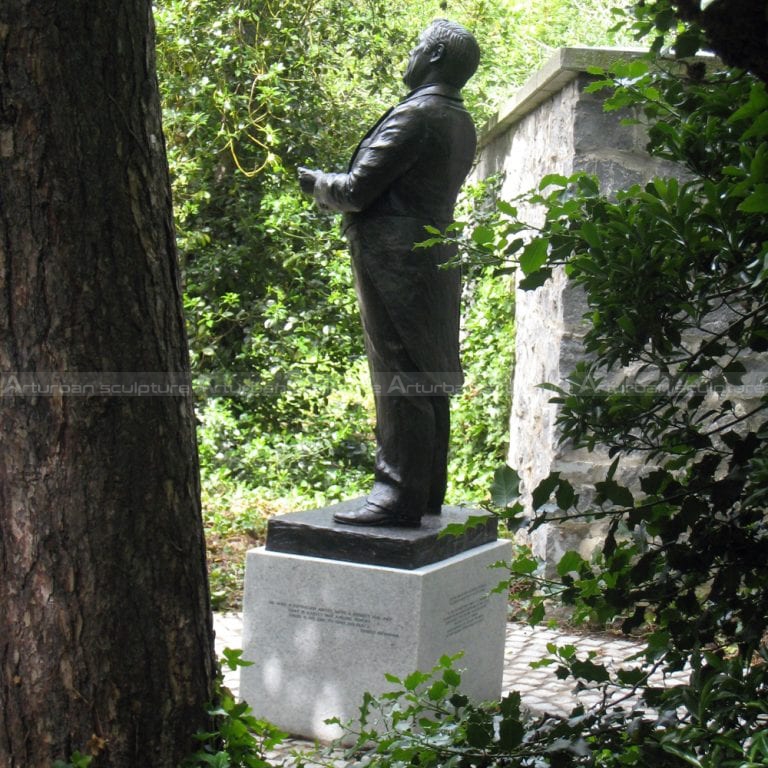 estátua de John McCormack
