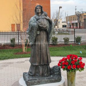 estátua de madonna das ruas