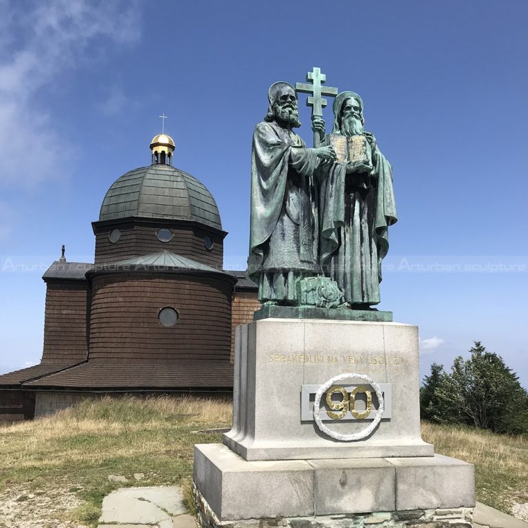 Statue der Heiligen Kyrill und Method