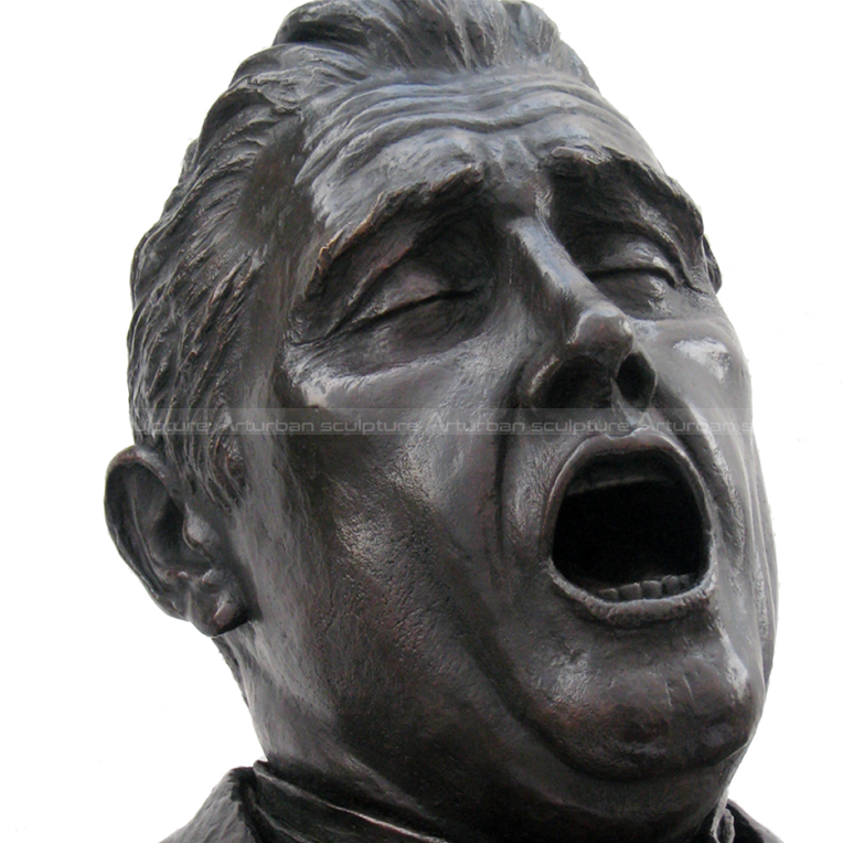 estátua de John McCormack
