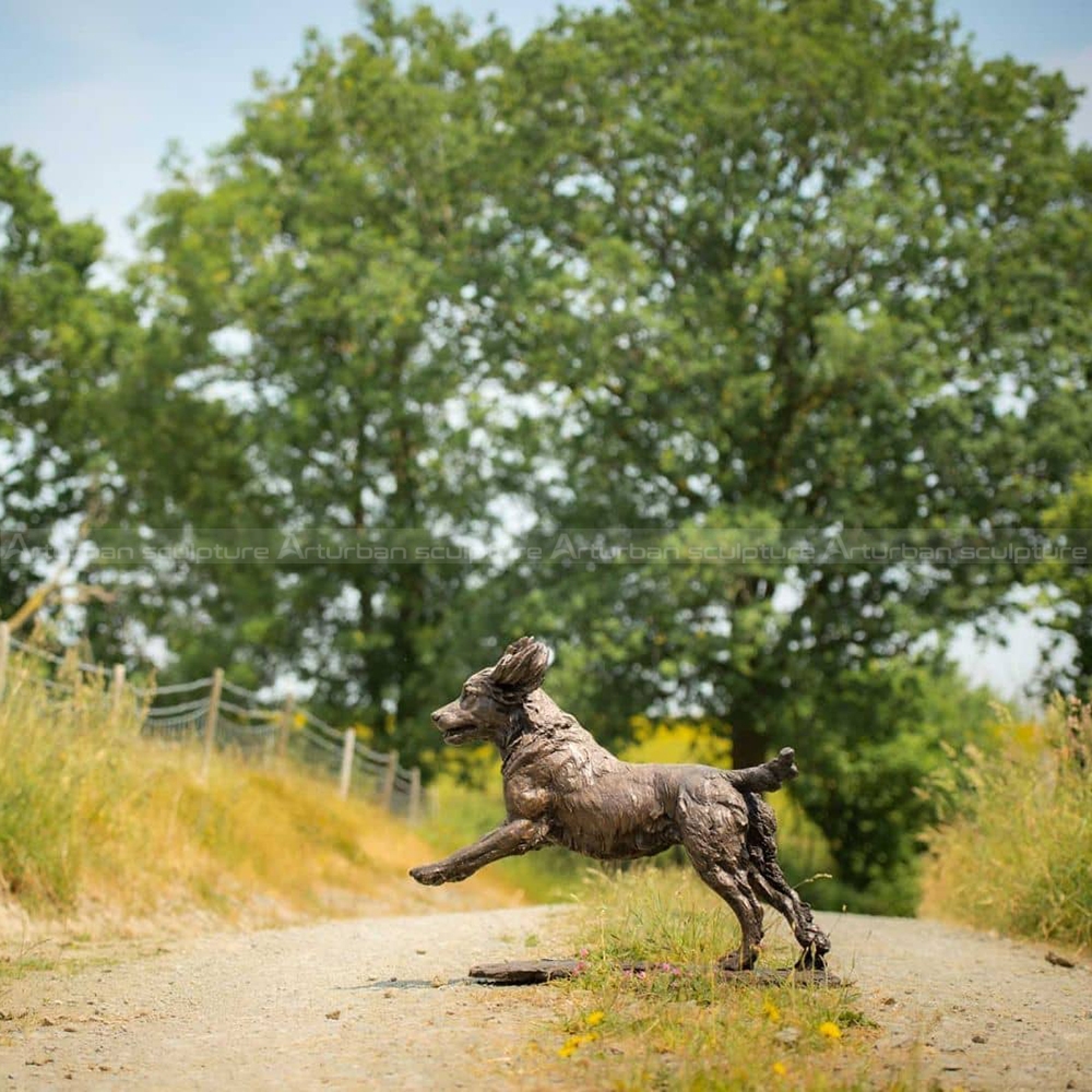 escultura em bronze de cocker spaniel de trabalho