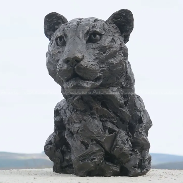 figurino de cabeça de leopardo